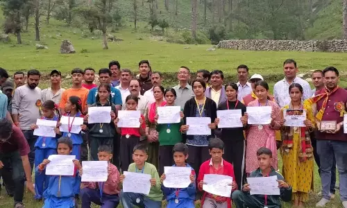 New Tehri: रिले दौड़ में खिलाड़ियों ने दिखाया जोश, वरुण-प्रियांशी-आरुषि रहे अव्वल