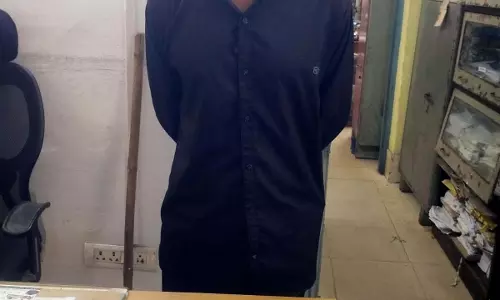 चाकूबाजों पर पुलिस का शिकंजा, धारदार चाकू के साथ आरोपी गिरफ्तार