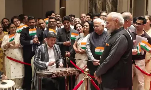 ताशकंद में गूंजा भारत का रंग, पीएम मोदी ने देखी शानदार सांस्कृतिक प्रस्तुति ताशकंद में गूंजा भारत का रंग, पीएम मोदी ने देखी शानदार सांस्कृतिक प्रस्तुति
