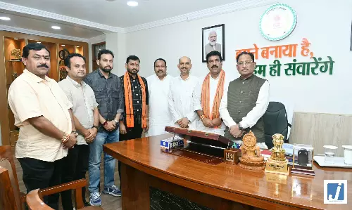 मुख्यमंत्री निवास में किसान मोर्चा प्रतिनिधिमंडल ने की शिष्टाचार भेंट