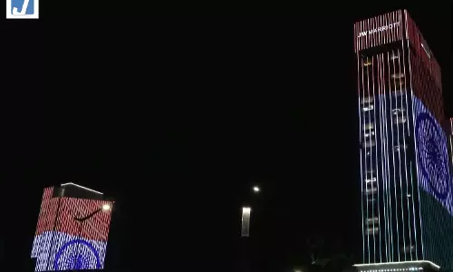 PM मोदी के ताशकंद पहुंचते ही तिरंगे के रंगों में नहाया शहर