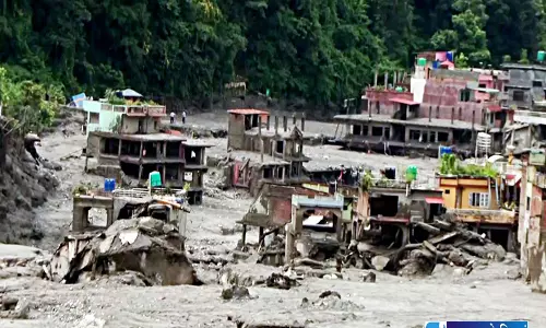 नेपाल बाढ़ से बचा बिहार का परिवार नेपाल सेना ने किया रेस्क्यू नेपाल बाढ़ से बचा बिहार का परिवार नेपाल सेना ने किया रेस्क्यू