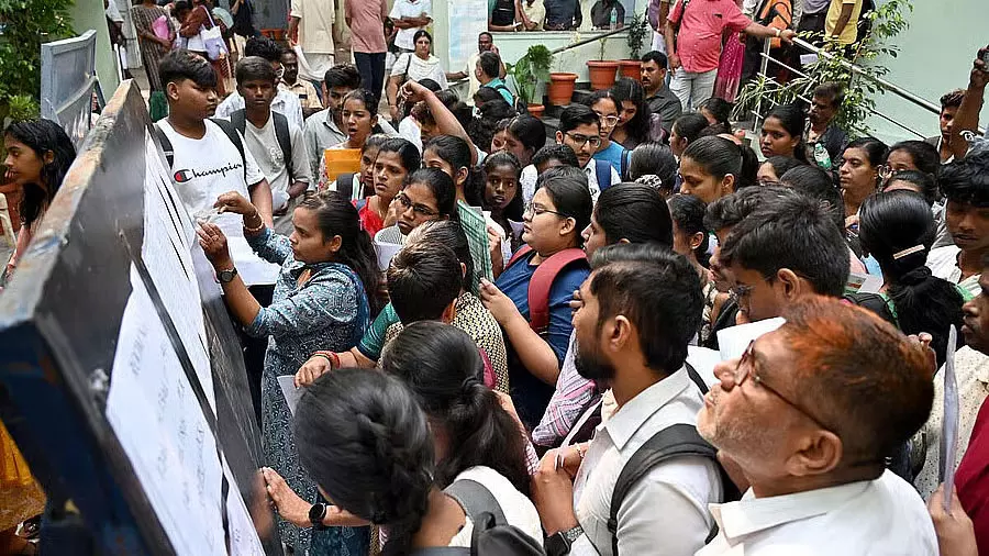 UGC NET रिजल्ट जारी 4000 ने JRF जीता UGC NET रिजल्ट जारी 4000 ने JRF जीता