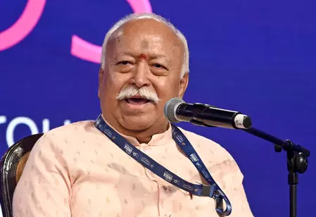 RSS प्रमुख भागवत के न्यूयॉर्क कार्यक्रम में शामिल हो सकते हैं 5,000 लोग RSS प्रमुख भागवत के न्यूयॉर्क कार्यक्रम में शामिल हो सकते हैं 5,000 लोग