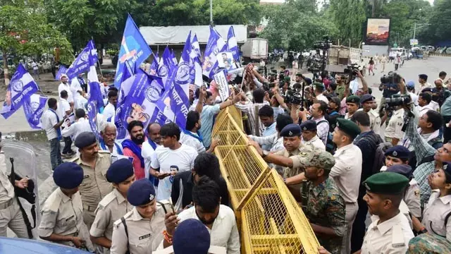 BPSC जांच की मांग पर प्रदर्शन तेज BPSC जांच की मांग पर प्रदर्शन तेज