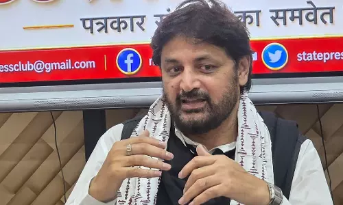 नई पीढ़ी की सोच पर शायर काशिफ का बड़ा बयान नई पीढ़ी की सोच पर शायर काशिफ का बड़ा बयान
