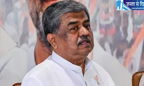नागेंद्र इस्तीफे पर कांग्रेस में घमासान