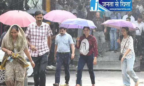 बारिश के बाद Delhi में जलभराव हॉटस्पॉट की जांच बारिश के बाद Delhi में जलभराव हॉटस्पॉट की जांच