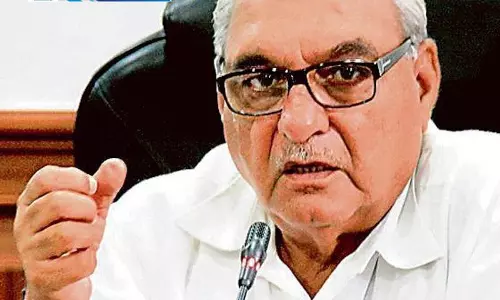 हुड्डा राज्यपाल के सामने उठाएंगे विधायकों से बदसलूकी मुद्दा हुड्डा राज्यपाल के सामने उठाएंगे विधायकों से बदसलूकी मुद्दा
