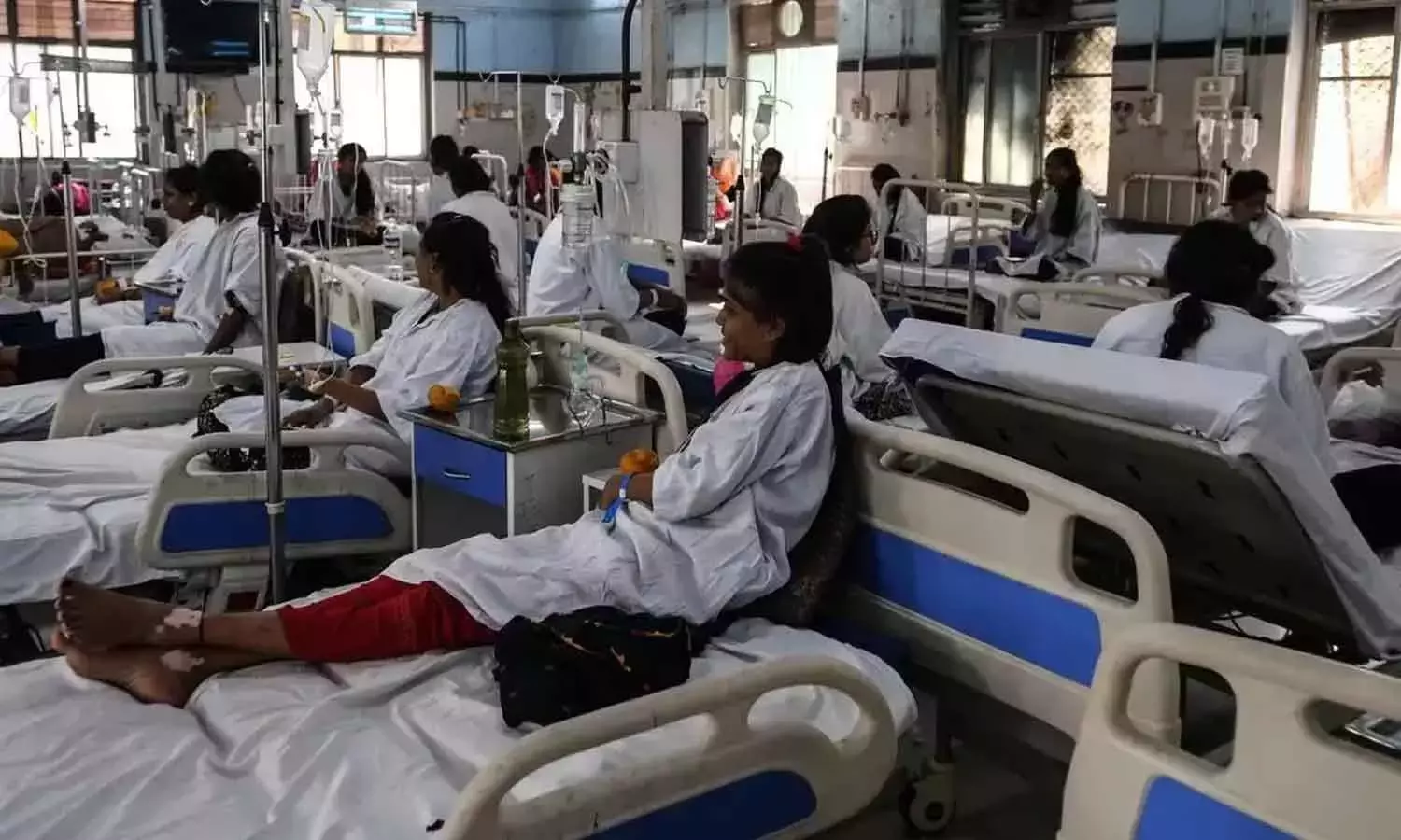 दोसाकायलपल्ली के हॉस्टल में 56 छात्र बीमार पड़ गए दोसाकायलपल्ली के हॉस्टल में 56 छात्र बीमार पड़ गए