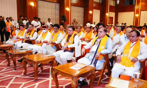 मुख्यमंत्री पुष्कर सिंह धामी ने सुना प्रधानमंत्री के मन की बात कार्यक्रम का 137वां एपिसोड
