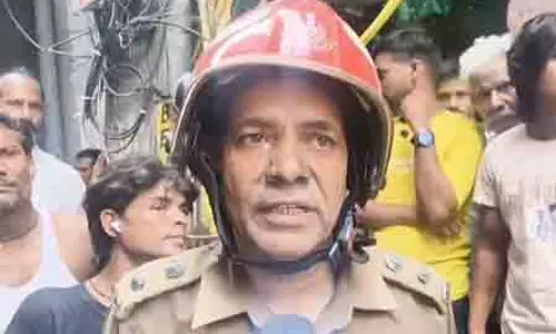 गारमेंट की दुकान में लगी आग