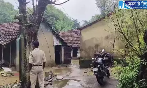 मयूरभंज में एक व्यक्ति ने कथित तौर पर अपनी पत्नी की हत्या कर दी और गला काटकर आत्महत्या की कोशिश की मयूरभंज में एक व्यक्ति ने कथित तौर पर अपनी पत्नी की हत्या कर दी और गला काटकर आत्महत्या की कोशिश की