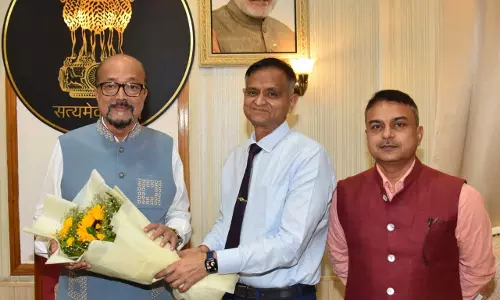 राज्यपाल रमेन डेका से एम्स के कार्यपालक निदेशक ने की मुलाक़ात राज्यपाल रमेन डेका से एम्स के कार्यपालक निदेशक ने की मुलाक़ात