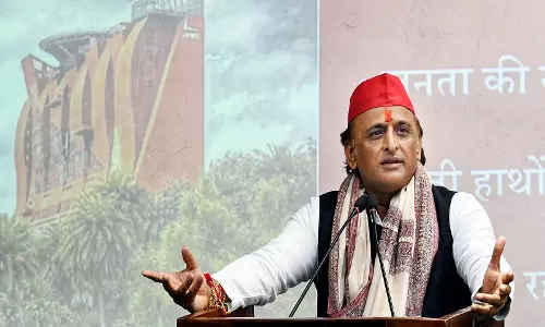 ग्रेटर नोएडा रेप-मर्डर को लेकर अखिलेश यादव का सरकार पर निशाना ग्रेटर नोएडा रेप-मर्डर को लेकर अखिलेश यादव का सरकार पर निशाना