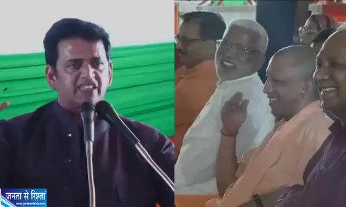 रवि किशन की गोरखपुर-स्पेन तुलना पर नहीं रुकी योगी की हंसी, कार्यक्रम का वीडियो हुआ वायरल
