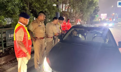 नशे में वाहन चलाने वालों पर बड़ी कार्रवाई, एक रात में पुलिस ने 62 चालकों को पकड़ा नशे में वाहन चलाने वालों पर बड़ी कार्रवाई, एक रात में पुलिस ने 62 चालकों को पकड़ा