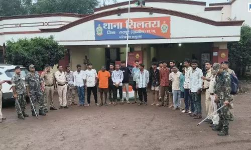 देर रात पुलिस का बड़ा एक्शन, 17 पर कार्रवाई; गुंडे-बदमाशों पर कसा शिकंजा देर रात पुलिस का बड़ा एक्शन, 17 पर कार्रवाई; गुंडे-बदमाशों पर कसा शिकंजा