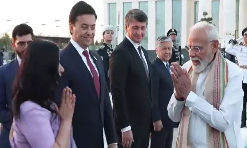 उज्बेकिस्तान दौरा खत्म कर किर्गिस्तान रवाना हुए PM मोदी