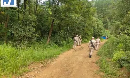 ऑयल पंप पर ग्रेनेड अटैक, गोलीबारी में 1 की मौत 6 घायल