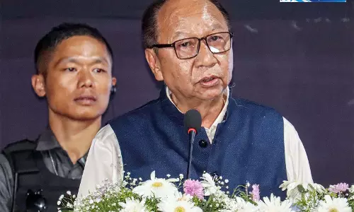 मणिपुर CM की अपील, बंद और नाकेबंदी से बचें मणिपुर CM की अपील, बंद और नाकेबंदी से बचें