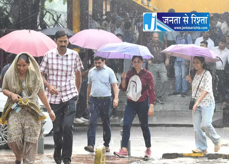 बारिश के बाद Delhi में जलभराव हॉटस्पॉट की जांच बारिश के बाद Delhi में जलभराव हॉटस्पॉट की जांच
