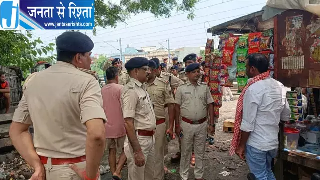 पत्थरबाजी से ट्रेन यात्री घायल पुलिस जांच शुरू पत्थरबाजी से ट्रेन यात्री घायल पुलिस जांच शुरू