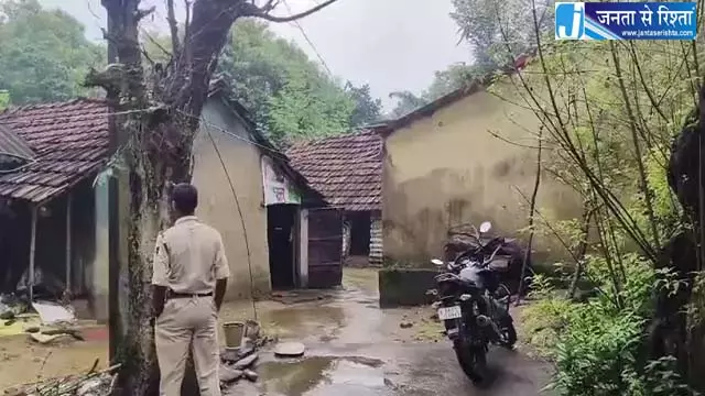 मयूरभंज में एक व्यक्ति ने कथित तौर पर अपनी पत्नी की हत्या कर दी और गला काटकर आत्महत्या की कोशिश की मयूरभंज में एक व्यक्ति ने कथित तौर पर अपनी पत्नी की हत्या कर दी और गला काटकर आत्महत्या की कोशिश की