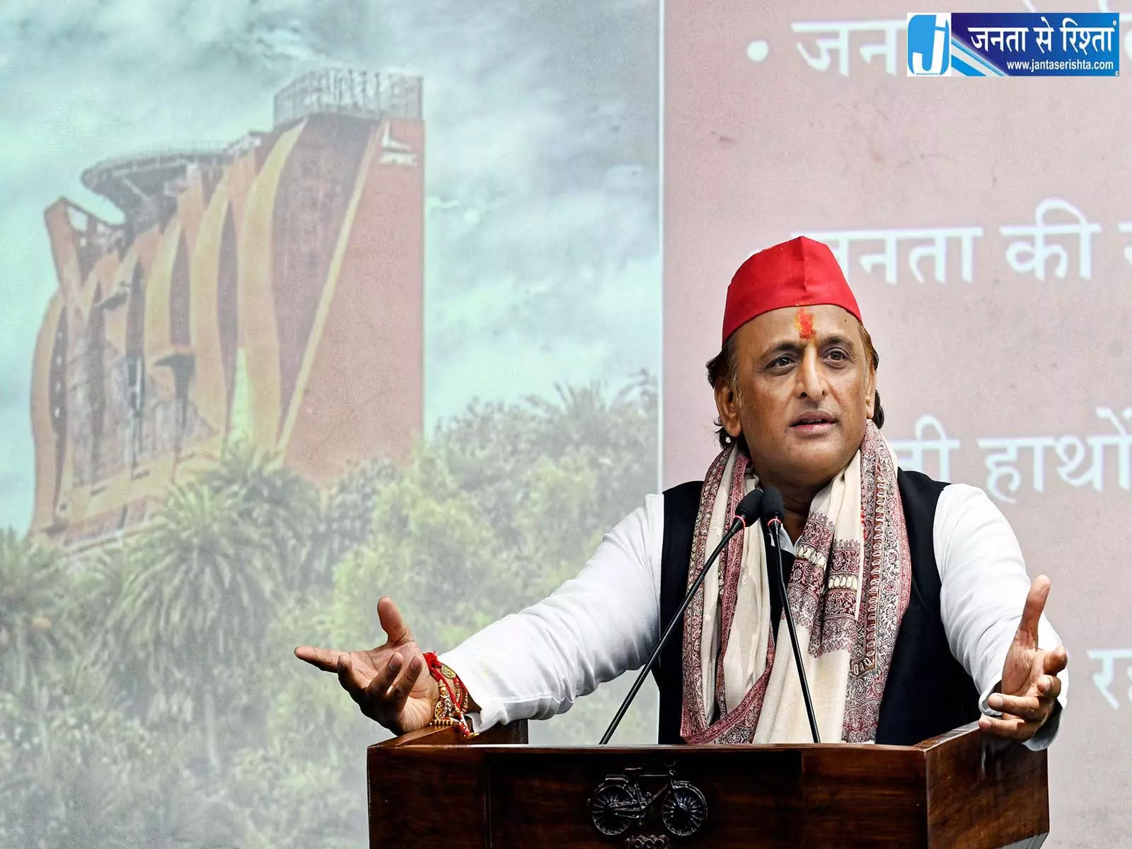 ग्रेटर नोएडा रेप-मर्डर को लेकर अखिलेश यादव का सरकार पर निशाना ग्रेटर नोएडा रेप-मर्डर को लेकर अखिलेश यादव का सरकार पर निशाना