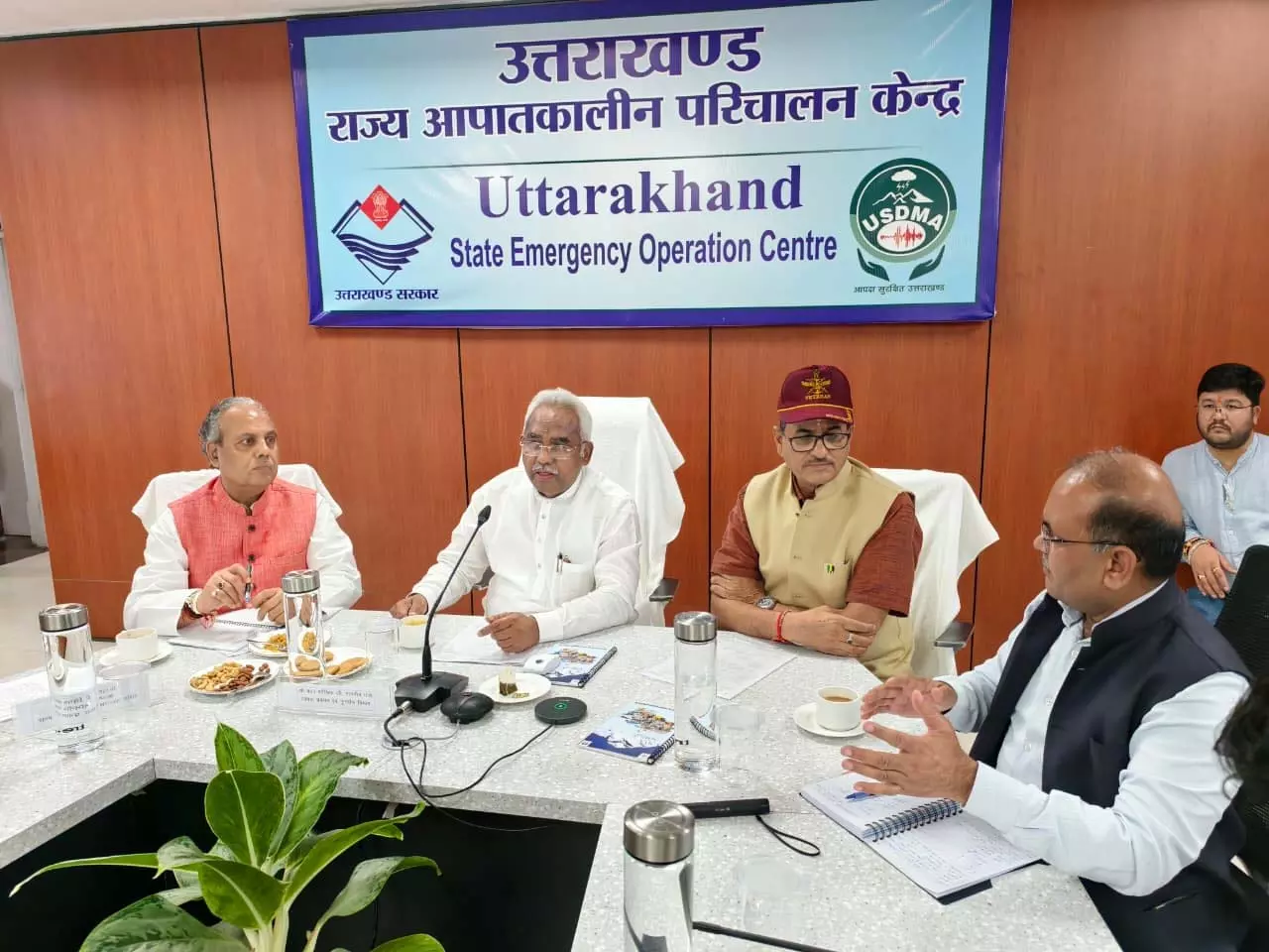 ग्लेशियर झीलों की निगरानी के लिए अत्याधुनिक तकनीक अपनाई जाएगीः मदन कौशिक ग्लेशियर झीलों की निगरानी के लिए अत्याधुनिक तकनीक अपनाई जाएगीः मदन कौशिक