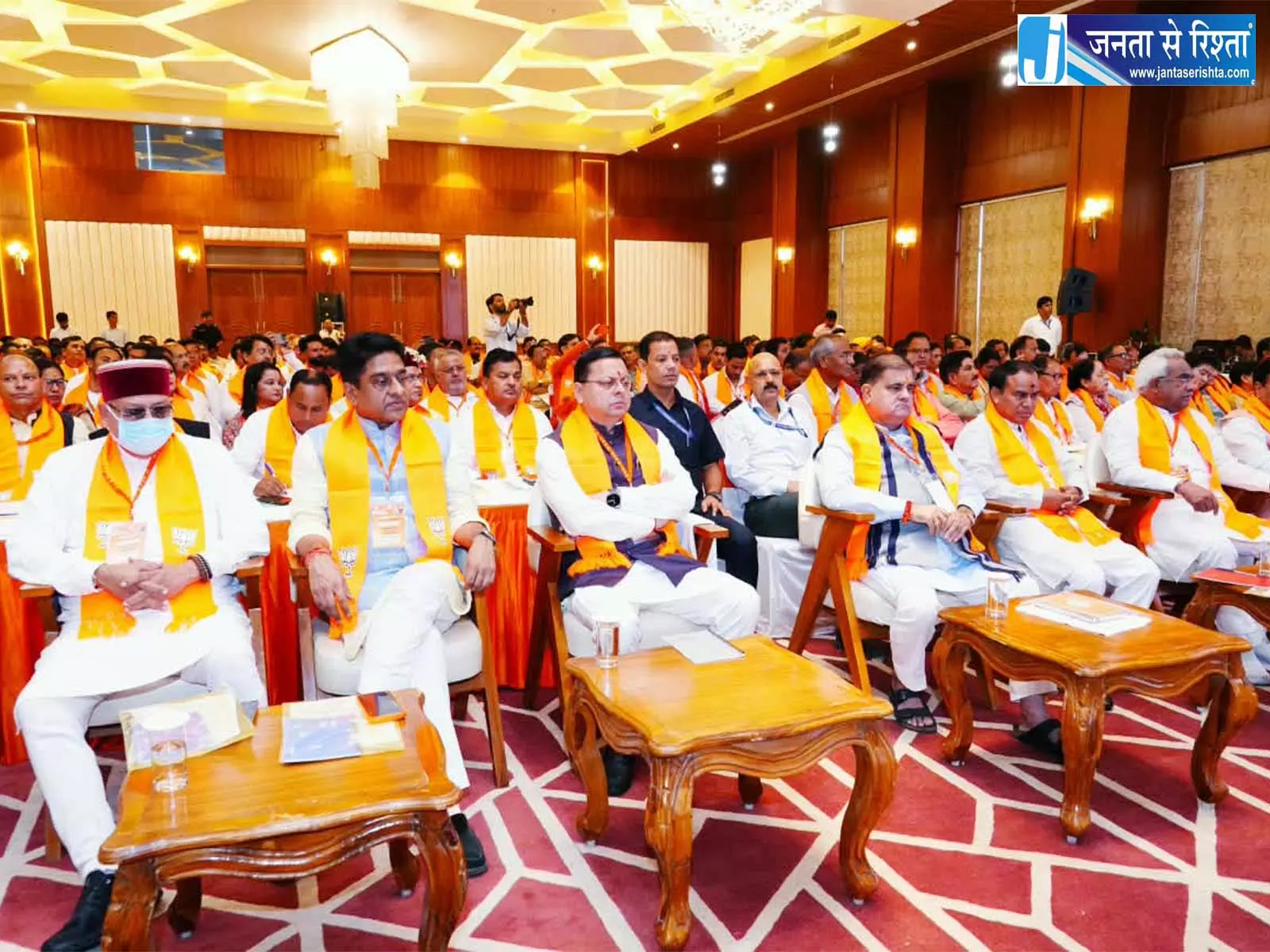 CM धामी ने सुनी मन की बात नशामुक्त युवा अभियान पर दिया जोर CM धामी ने सुनी मन की बात नशामुक्त युवा अभियान पर दिया जोर