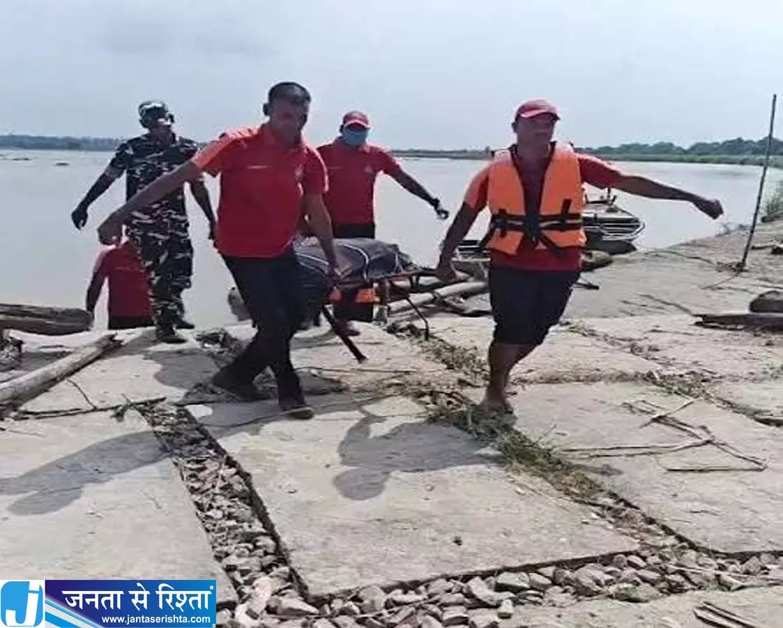 नेपाल बाढ़ के बाद गंडक बनी दर्द की धारा कुशीनगर में फिर मिले चार शव नेपाल बाढ़ के बाद गंडक बनी दर्द की धारा कुशीनगर में फिर मिले चार शव