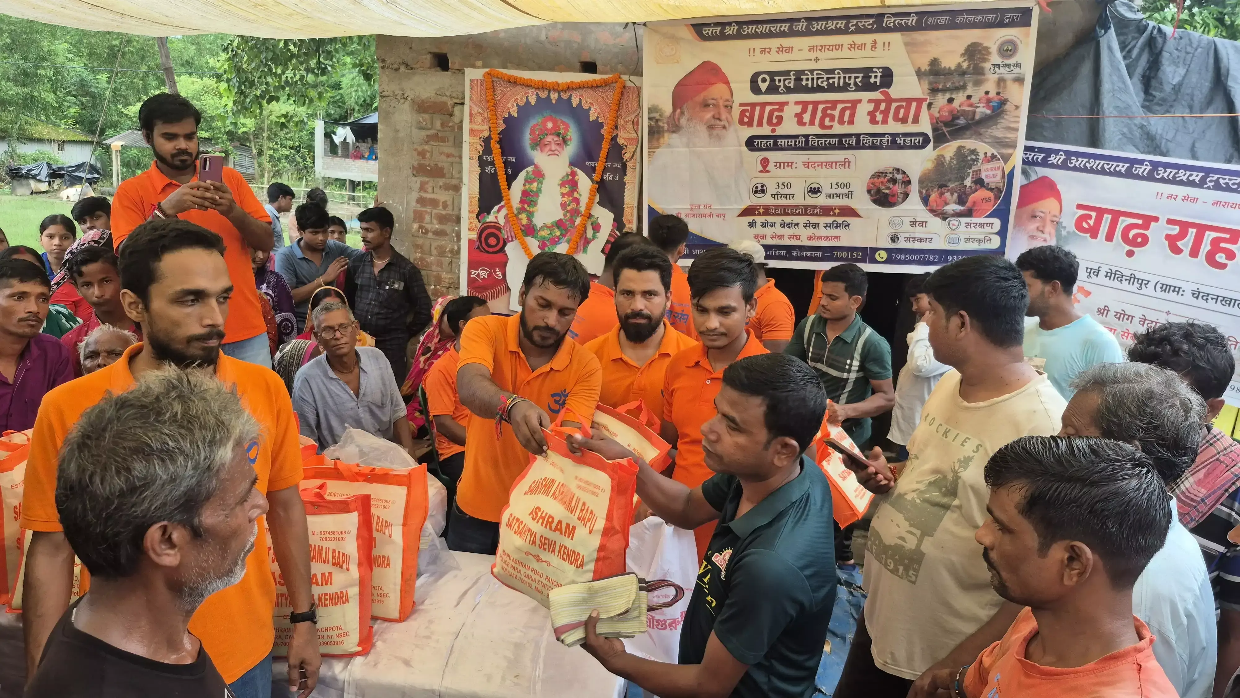 Kolkata: संकट में बाढ़ प्रभावितों का सहारा बनी राहत सेवा, 1500 लोगों के लिए भोजन का इंतजाम
