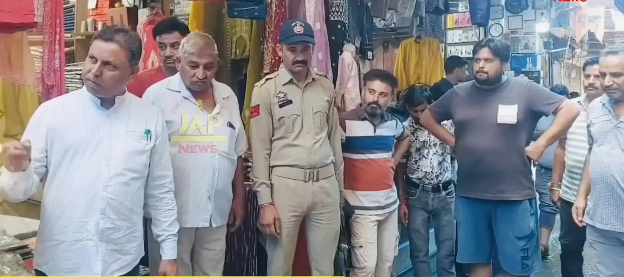 Kathua: गंदे पानी से परेशान बाजार, विधायक भारत भूषण ने विभागों को घेरा; सफाई अभियान शुरू