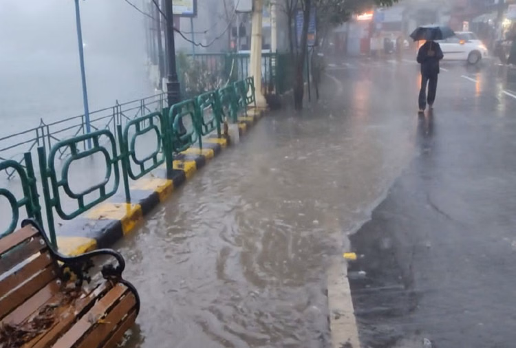 Nainital: नैनीताल में बारिश का असर, सात मोटर मार्ग बंद होने से बढ़ी परेशानी Nainital: नैनीताल में बारिश का असर, सात मोटर मार्ग बंद होने से बढ़ी परेशानी