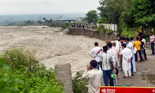 उत्तराखंड में बारिश का कहर जलभराव और भूस्खलन से बढ़ी मुश्किलें उत्तराखंड में बारिश का कहर जलभराव और भूस्खलन से बढ़ी मुश्किलें