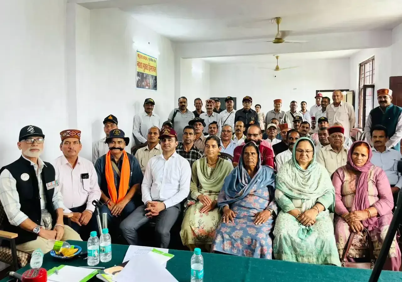 Mandi: शहीद सैनिकों के परिजनों और वीर नारियों को सम्मानित कर जताया आभार