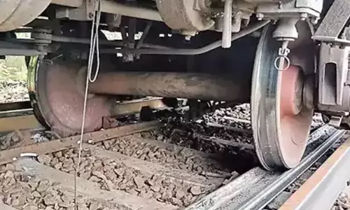 कोव्वूर: मालगाड़ी पटरी से उतरी, ट्रेन सेवाएँ बाधित