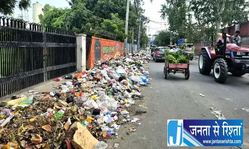 Rohtak सफाई कर्मचारियों की हड़ताल तीन दिन और बढ़ी Rohtak सफाई कर्मचारियों की हड़ताल तीन दिन और बढ़ी