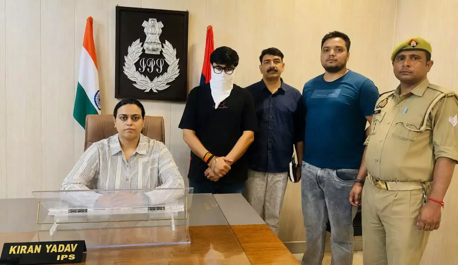 Lucknow: डॉक्टर से 46 लाख की ठगी का खुलासा, बीटेक छात्र अमौसी एयरपोर्ट से दबोचा Lucknow: डॉक्टर से 46 लाख की ठगी का खुलासा, बीटेक छात्र अमौसी एयरपोर्ट से दबोचा