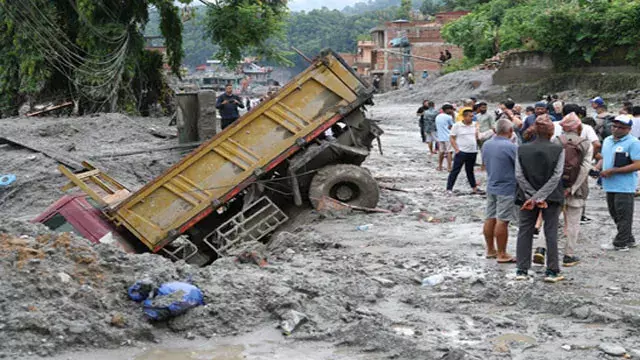 नेपाल में बाढ़ का कहर: 900 से ज्यादा मौतें, 4 हजार से अधिक लापता