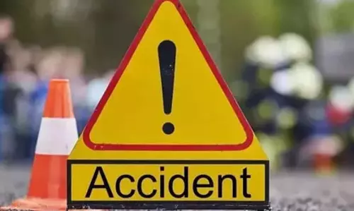बेकाबू बस ने दिव्यांग महिला को कुचला मौके पर मौत चालक फरार पुलिस ने पीछा कर पकड़ा बेकाबू बस ने दिव्यांग महिला को कुचला मौके पर मौत चालक फरार पुलिस ने पीछा कर पकड़ा