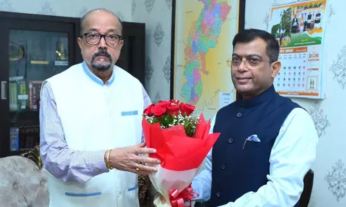 राज्यपाल डेका से राज्य निर्वाचन आयुक्त ने मुलाकात की