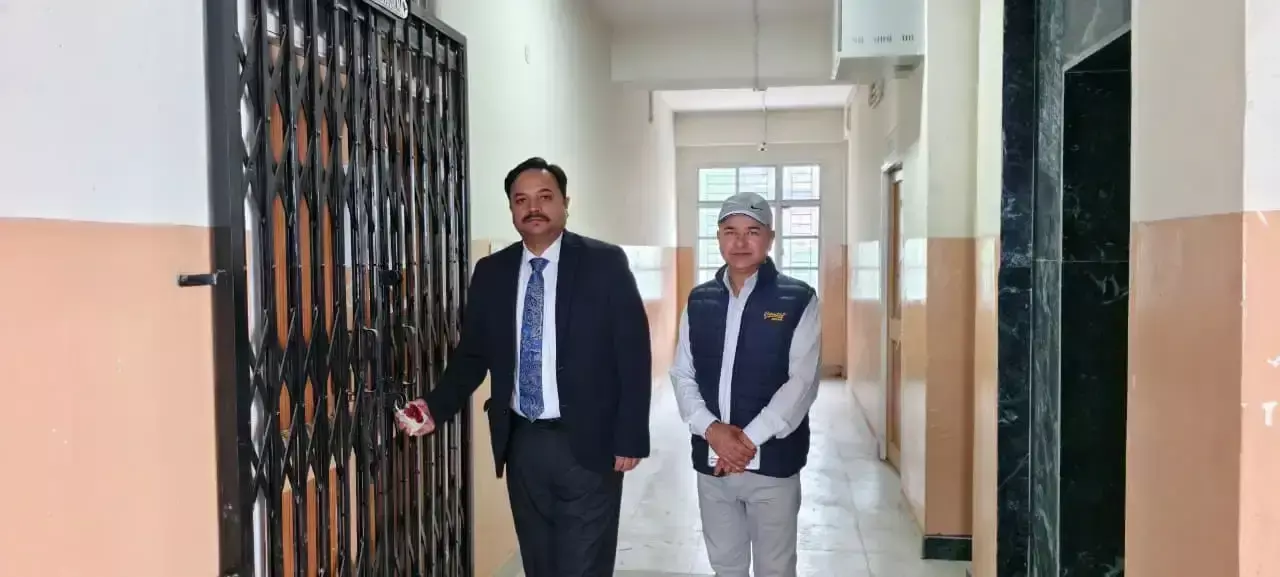Shimla: ईवीएम की सुरक्षा व्यवस्था परखी, फागू वेयरहाउस पहुंचे उपायुक्त अनुपम कश्यप