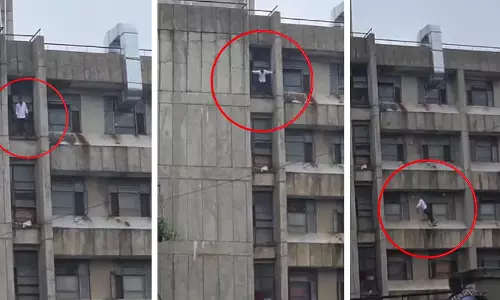 रीवा के अस्पताल की चौथी मंजिल से युवक ने लगाई छलांग हालत गंभीर वीडियो वायरल