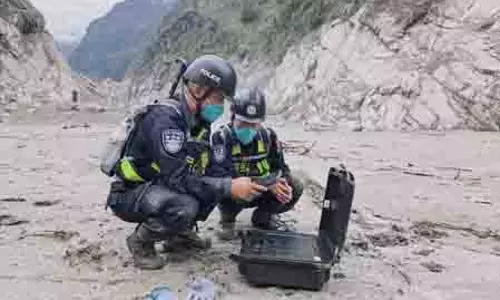 रासुवागढ़ी हाइड्रोपावर प्रोजेक्ट के अंडरग्राउंड पावर हाउस तक नहीं पहुंच पाई रेस्क्यू टीम रासुवागढ़ी हाइड्रोपावर प्रोजेक्ट के अंडरग्राउंड पावर हाउस तक नहीं पहुंच पाई रेस्क्यू टीम