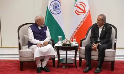 बिश्केक में ईरानी राष्ट्रपति पेजेश्कियन से मिले प्रधानमंत्री मोदी, पश्चिम एशिया के हालात पर की चर्चा बिश्केक में ईरानी राष्ट्रपति पेजेश्कियन से मिले प्रधानमंत्री मोदी, पश्चिम एशिया के हालात पर की चर्चा
