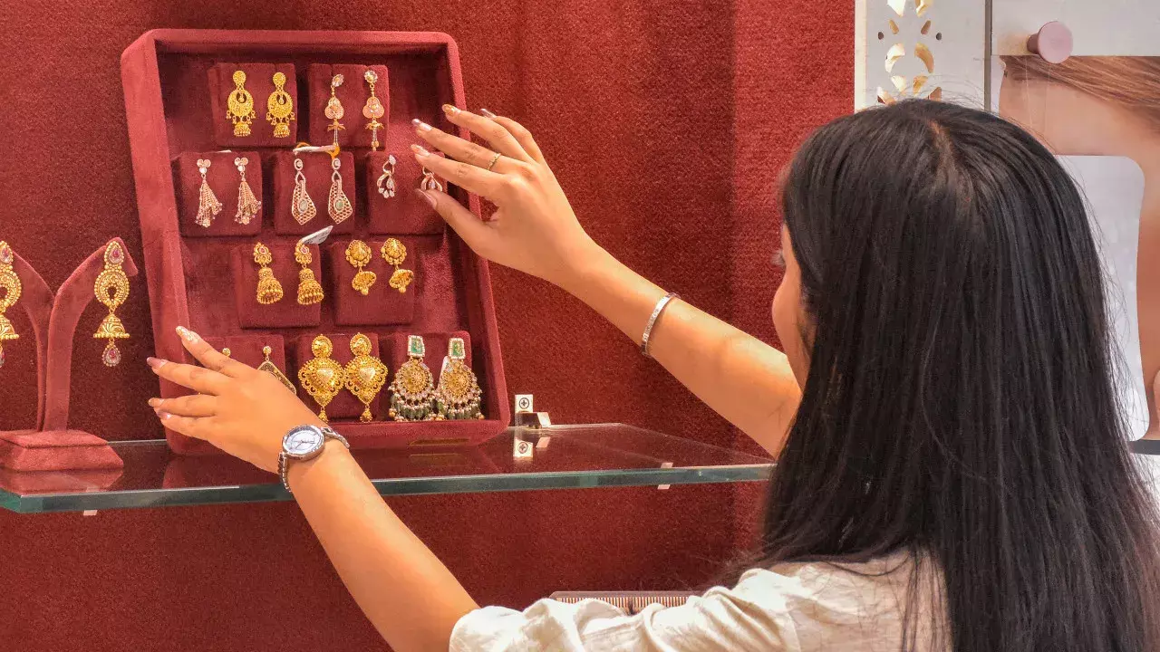 सोने-चांदी की चमक होगी और तेज, बुल केस में बड़े स्तर छूने का अनुमान सोने-चांदी की चमक होगी और तेज, बुल केस में बड़े स्तर छूने का अनुमान