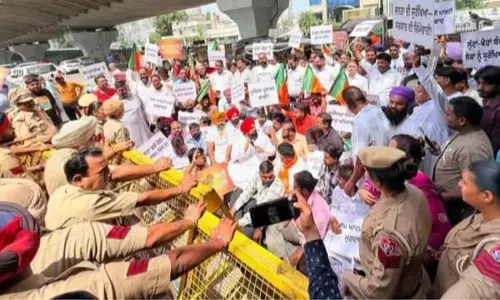 कानून व्यवस्था पर भाजपा का हल्लाबोल कानून व्यवस्था पर भाजपा का हल्लाबोल