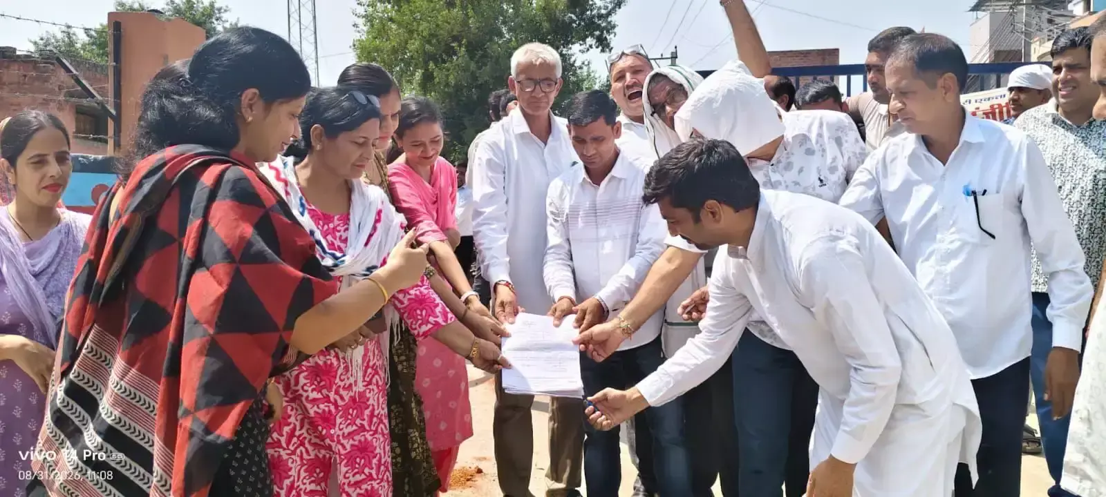 Jind: बिजली विभाग के निजीकरण के विरोध में कर्मचारियों ने फूंकी एचईआरसी नोटिस की प्रतियां